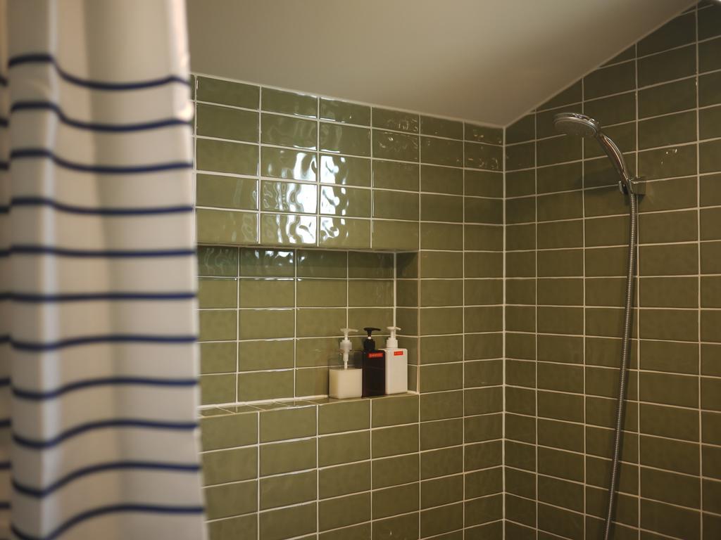 Eridu Cafe N Beds Hotel Seogwipo Room photo