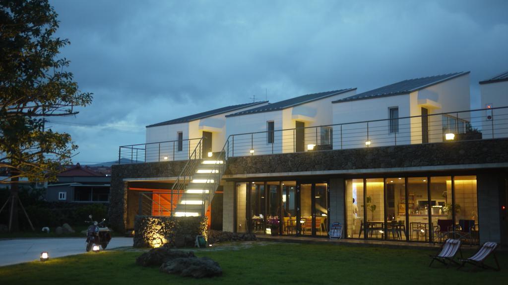 Eridu Cafe N Beds Hotel Seogwipo Exterior photo