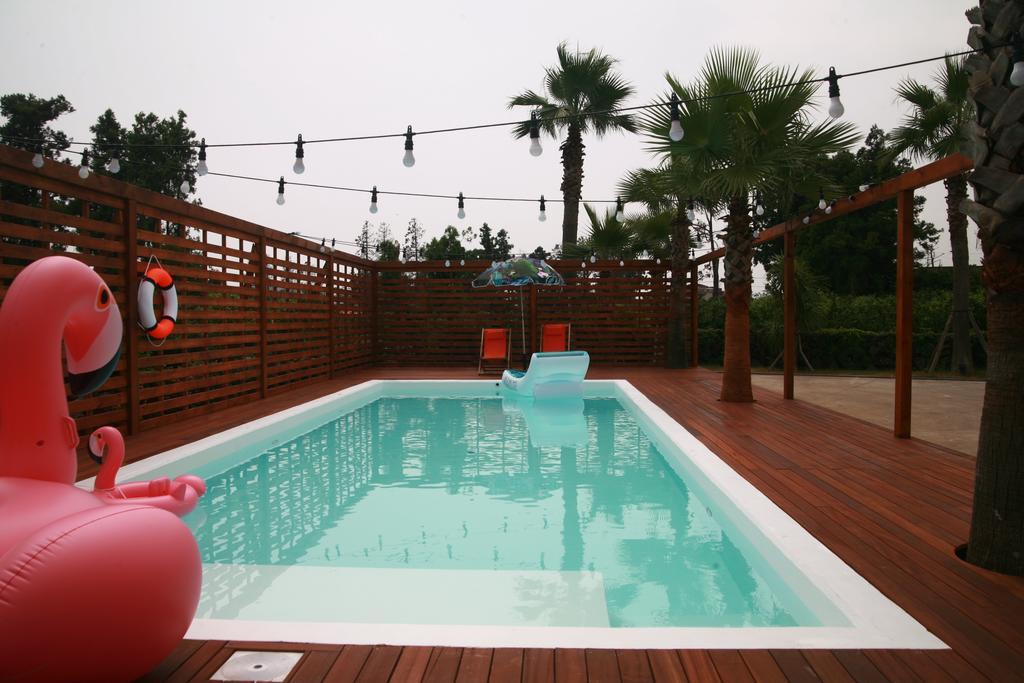 Eridu Cafe N Beds Hotel Seogwipo Exterior photo